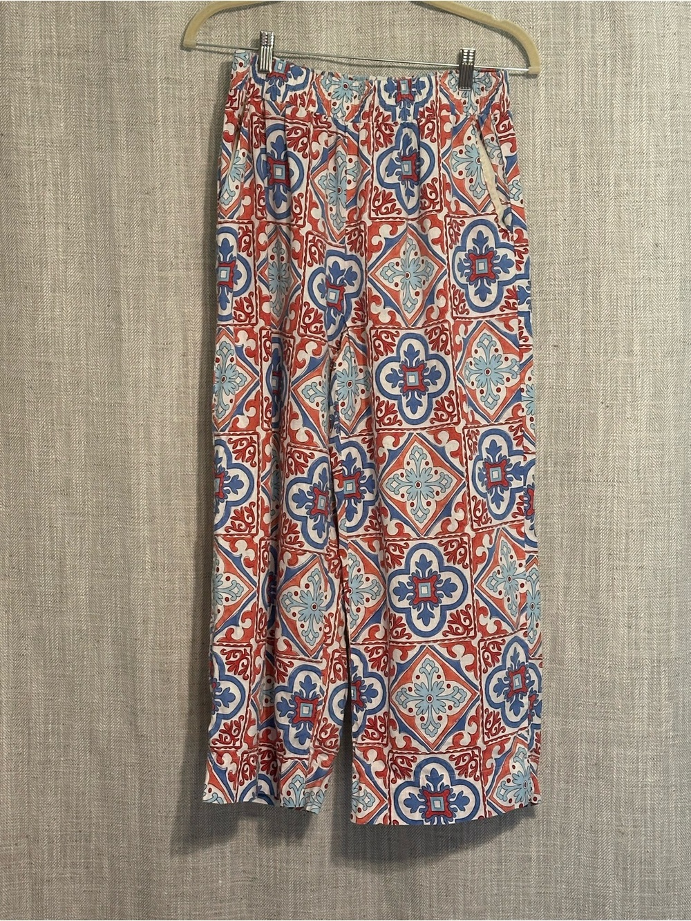 Emerson Rose Tile-Print Linen Pants in Red & Blue